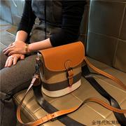 香港品牌经典格子女包包轻奢水桶包2024时尚百搭单肩斜挎包潮