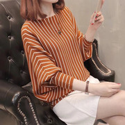 秋冬季韩版蝙蝠袖针织衫2020薄款条纹女宽松学生外穿打底毛衣