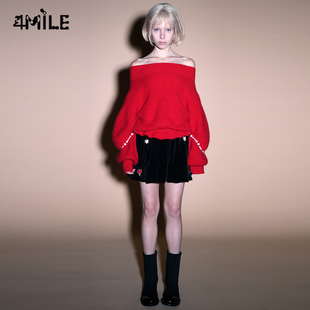 4mile设计师品牌胶囊系列红色，一字肩毛衣黑色小花点缀丝绒半裙