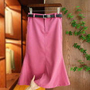 时尚定制粉色牛仔半身裙高腰包(高腰包)臀纯色鱼尾，裙摆中长款半裙配送腰带