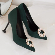 绿色婚鞋女高跟尖头浅口单鞋，细跟中跟新娘鞋，珍珠水砖搭扣春秋