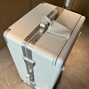 日本铝框款行李箱女20寸登机箱，静音万向轮宽拉杆箱，男pc旅行箱子28