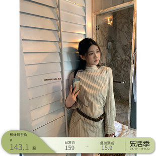 王少女(王少女)的店，半高领条纹绑带，衬衫连衣裙2024早春气质褶皱短裙子