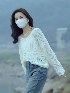 韩系温柔气质镂空V字领针织衫减龄宽松长袖上衣早春秋毛衣女