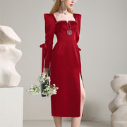 法式赫本风蝴蝶结绑带钉钻开叉，红色连衣裙气质方领设计感宴会礼服