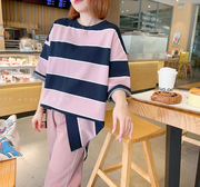 兔美善韩国女装23春季洋气，蓝粉撞色宽条纹，宽松显瘦短袖t恤