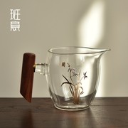 班意公道杯玻璃加厚日式带把贴锡梅花，木柄耐热公杯功夫茶茶具