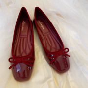 复古酒红芭蕾平底鞋绒面，蝴蝶结漆皮小红鞋，方头气质晚晚奶奶鞋单鞋