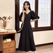 2024夏季韩国东大门泡泡袖简约气质设计感收腰显瘦中长仙女连衣裙