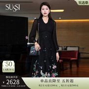 sussi古色23春季商场，同款黑色蕾丝刺绣，v领灯笼袖中长款连衣裙