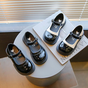 女童公主鞋2024春秋季单鞋，软底黑白色，拼色小皮鞋儿童演出鞋子
