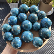 天然水晶球蓝磷灰小球，蓝磷灰原石打磨球摆件，水晶饰品蓝色疗愈水晶