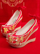 超高跟秀禾婚鞋女春秋内汉服，鞋红色坡跟新娘，鞋古风中式绣花鞋