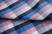 日本进口薄款白桃粉蓝，深蓝色格纹细腻高支纯棉，面料衬衫连衣裙布料