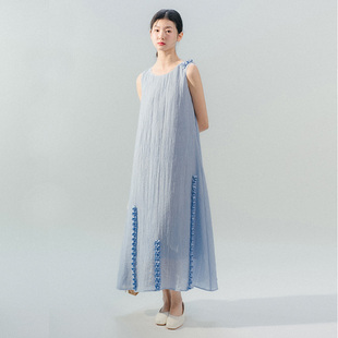 blushwhite 「早春」淡蓝色剪纸装饰连衣裙 采用特殊工艺面料