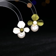 s925银针韩国东大门高级感耳饰，粉白时尚通勤唯美耳环珍珠花朵耳坠