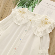春季花朵刺绣蕾丝娃娃领彩色包扣白色短袖宽松长袖衬衫女