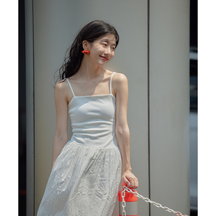 觅定气质吊带裙女白色连衣裙夏季收腰显瘦中长款裙子，度假长裙