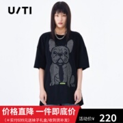 uti尤缇2022春季黑色后背蕾丝拼接T恤女印花上衣UI101832AD90