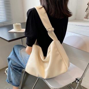 香港今年流行包包2023时尚，托特包软皮(包软皮，)单肩斜挎包女大容量简约