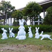 大型卡通兔子雕塑售楼部草坪花园酒店商场幼儿园装饰品小白兔摆件