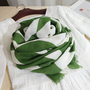 气质显白绿色棉麻围巾，女薄款春秋百搭高级感防晒丝巾护颈空调披肩