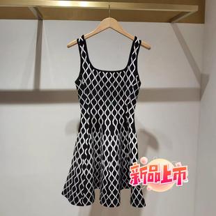 M2024早春女装时尚设计感收腰吊带连衣裙短裙