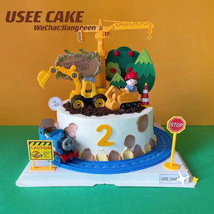 托马斯火车头蛋糕装饰摆件儿童带灯发光音乐电动轨道圣诞小火车