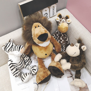 狮子毛绒玩具猴子公仔老虎玩偶，长颈鹿布娃娃睡觉抱枕女生可爱床上