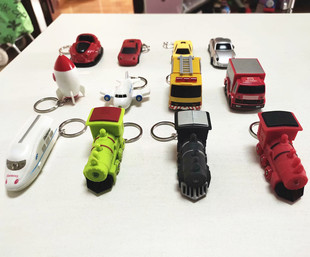 创意小玩具可爱卡通，工程车led灯，发声发光钥匙扣卡车挂件跑车