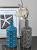 极简现代新中式蓝色灰褐浮雕立体纹柱形细口酒瓶花瓶家居摆台饰品
