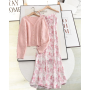 袖!气质温柔风套装!甜美减龄粉色针织，开衫毛衣+碎花吊带连衣裙
