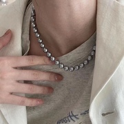 点睛之笔~主打一个穿搭氛围，感~洋气，时髦高级灰大珍珠项链毛衣链