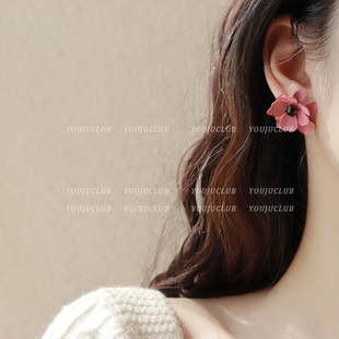 YOUJUclub-粉恋花 法式立体玫粉色花朵设计感耳环少女甜美耳夹