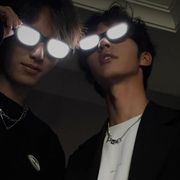 柯南发光眼镜柯南同款LED眼镜中二cos蹦迪墨镜表演科技感太阳镜