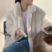 2023冬款白色毛绒绒(毛绒绒，)仿水貂皮草中长款西服，领大衣韩系女保暖外套