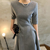 韩国chic极简主义 气质圆领修身显瘦收腰设计大摆型泡泡袖连衣裙