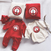 婴儿连体加绒爬服一家三口亲子装红色新年母女，洋气卫衣秋冬蛋糕兔