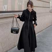 赫本风法式复古连衣裙女黑色，设计感拉链开叉，长裙polo领修身长裙子