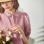 亚麻减龄娃娃领绣花衬衫设计感泡泡袖，少女衬衣直筒短上衣83200