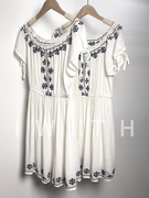 纯元外贸女装白色刺绣花纹名族设计感气质减龄连衣裙度假风夏