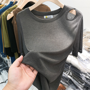 欧货设计感镂空露肩薄款宽松短袖T恤女2021夏装洋气t桖上衣潮