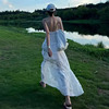 设计感纯欲风刺绣镂空绣花高级感白色吊带长裙超仙气质度假连衣裙