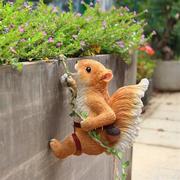 户外花园盆挂可爱松鼠，攀爬树上管道阳台，庭院幼儿园装饰壁挂件摆件