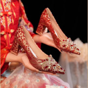 红色粗跟婚鞋秀禾结婚鞋子，水钻中式新娘，红鞋两穿高跟鞋不累脚