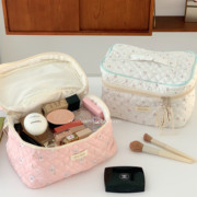 碎花化妆包大容量可爱韩式田园风化妆品，收纳包旅行(包旅行)便携手提洗漱包