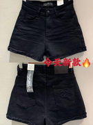 韩国onebrand黑色牛仔短裤，裤脚折边裤袋钢印字母，图案显高腿长