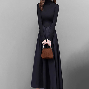 momi香港女装高端大牌秋冬季黑色高领，连身裙内搭长裙