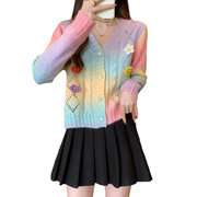 2024镂空针织花朵毛衣开衫，女设计感v领渐变彩色外搭宽松上衣