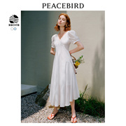 太平鸟夏季女装设计感白色，连衣裙法式优雅收腰重工长裙女